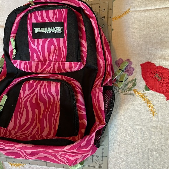 Trailmaker backpack, pink zebra stripe w black straps - Picture 5 of 11